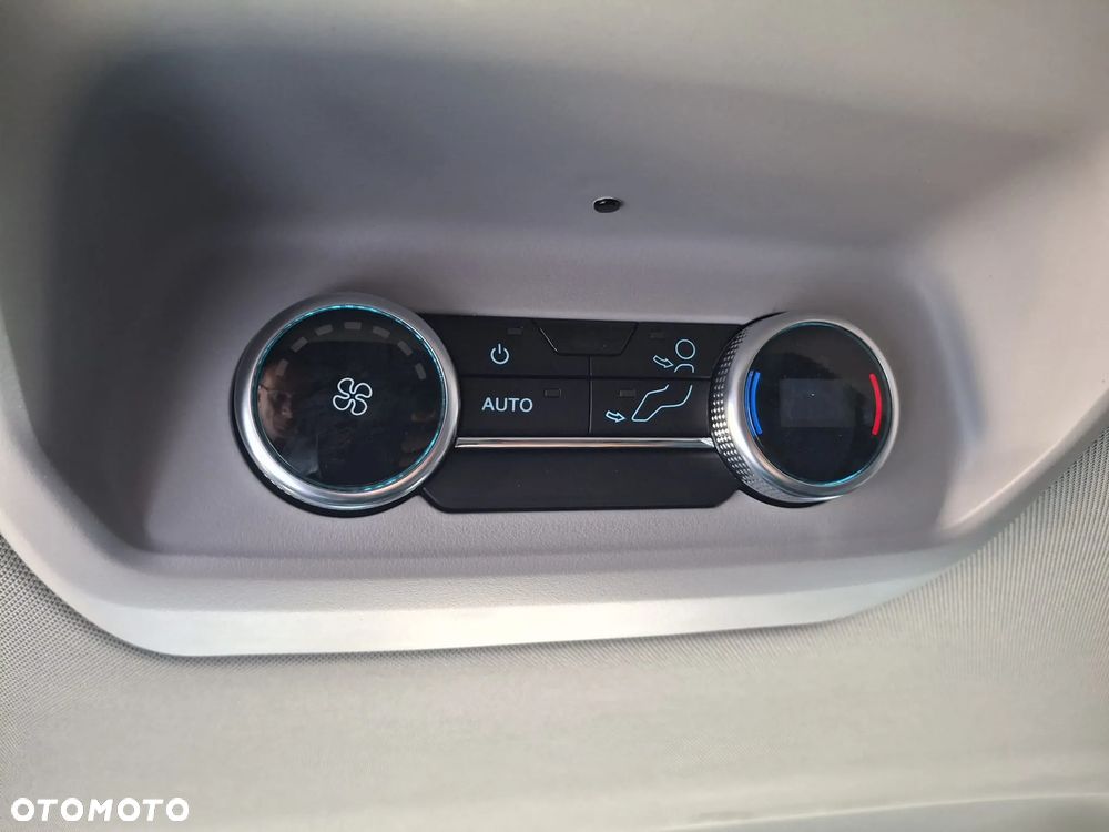 Ford Tourneo Custom 320 L2H1 VA Autm TitaniumX - 13