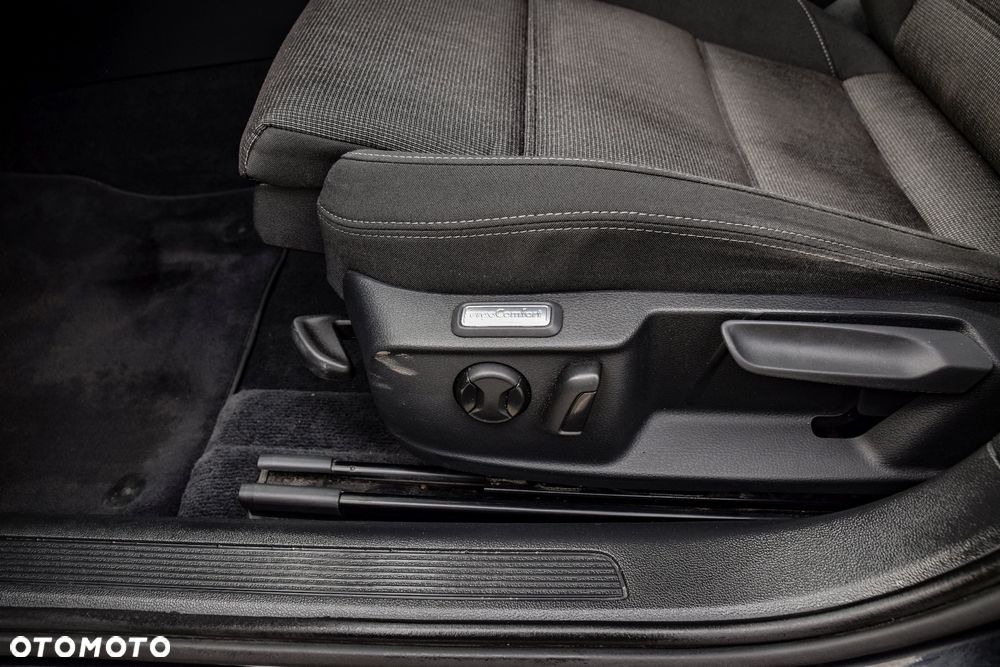 Volkswagen Passat 1.6 TDI (BlueMotion Technology) Trendline - 15