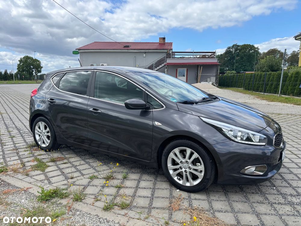 Kia Ceed 1.6 CRDi 128 ISG Platinum Edition - 19