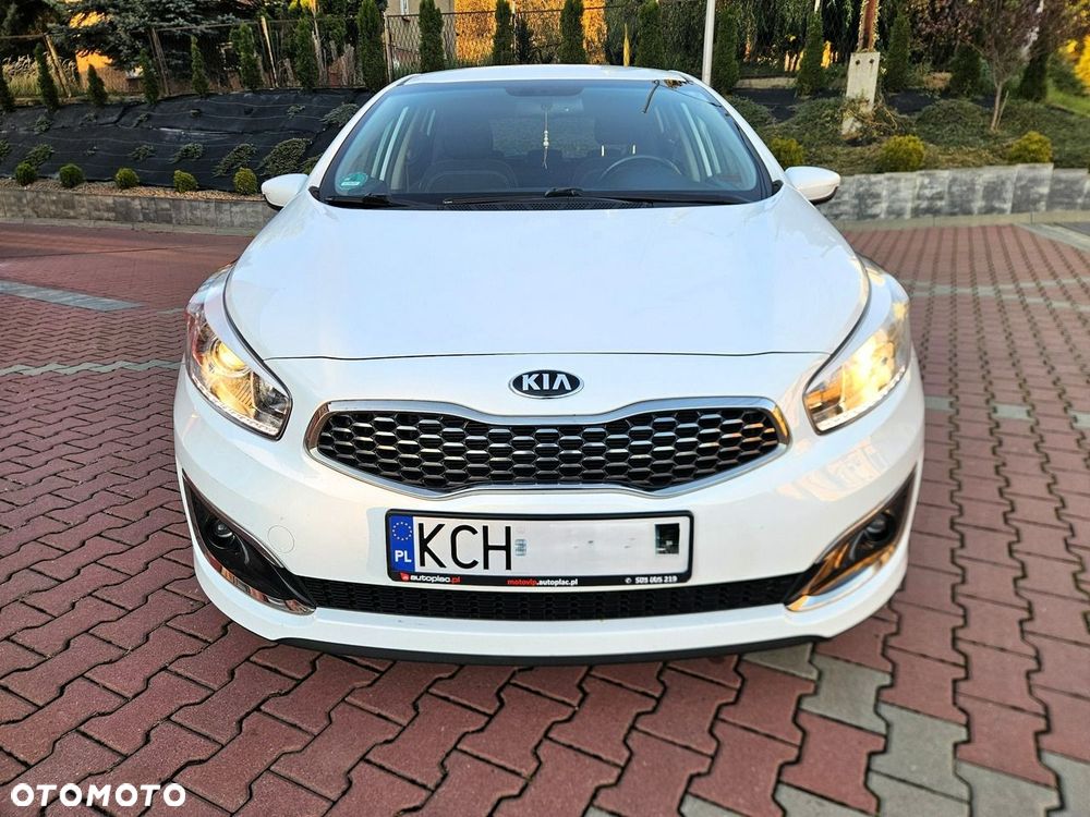 Kia Ceed 1.4 CVVT Dream-Team Edition - 12