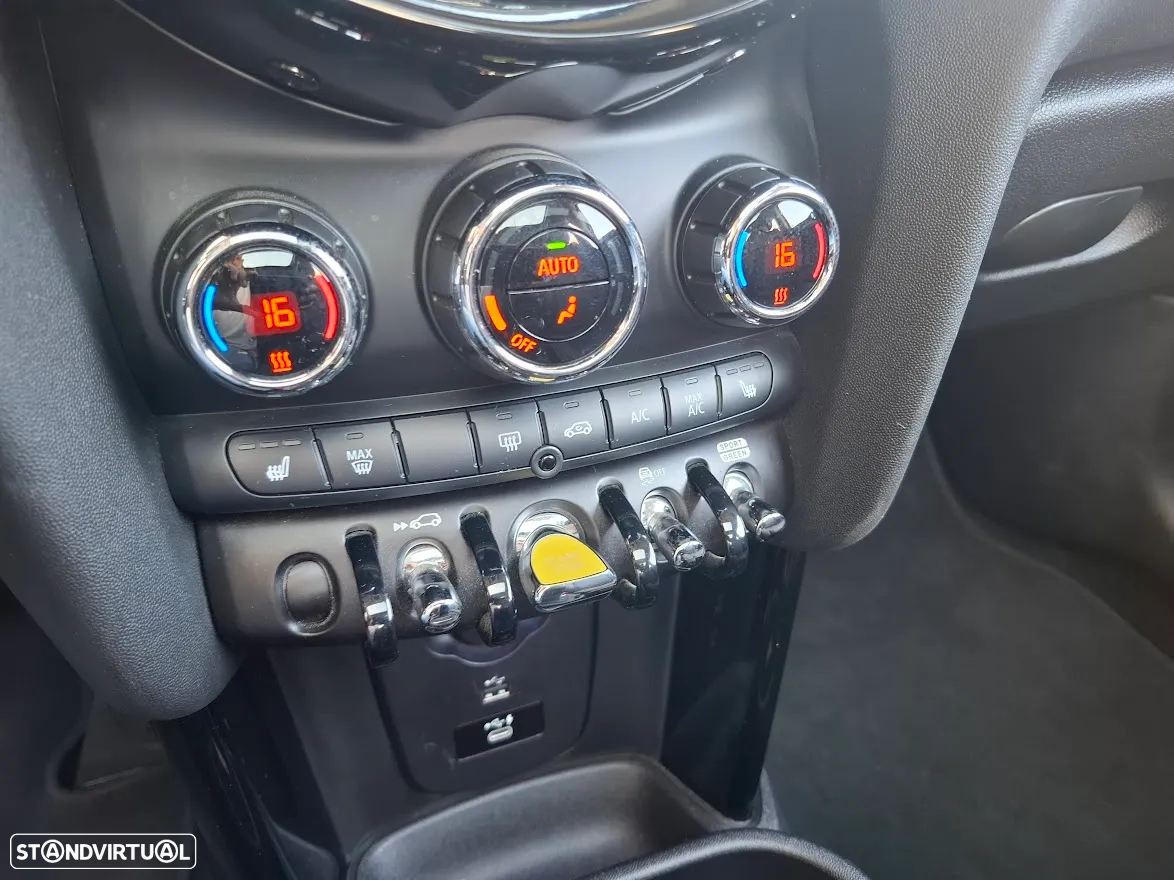 MINI 3 Portas Cooper SE Camden Edition - 16