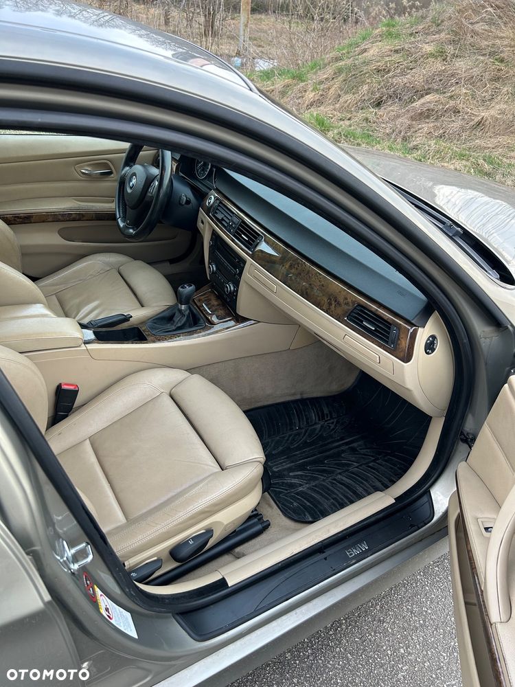 BMW Seria 3 320i Edition Sport - 14