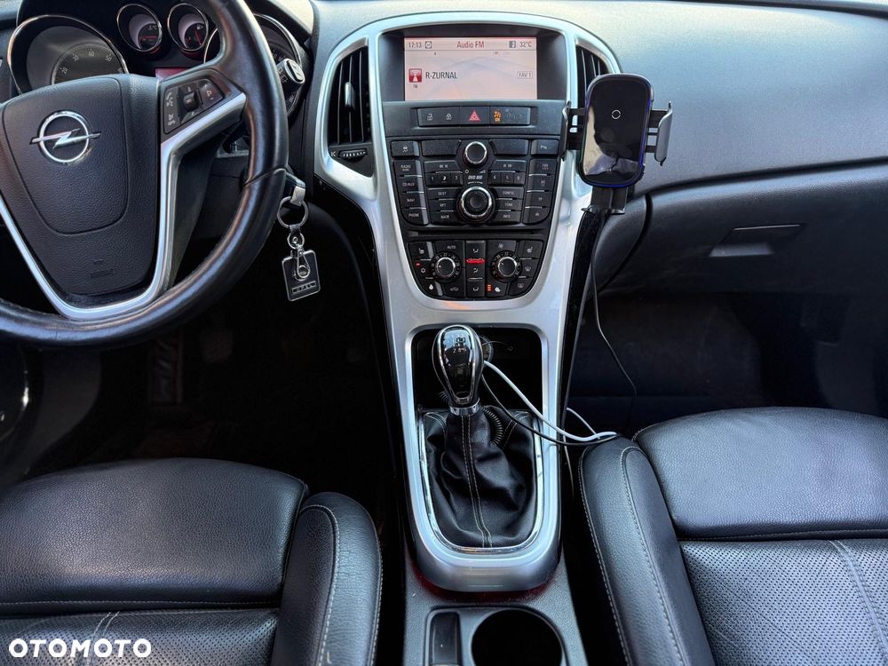 Opel Astra IV 1.6 T Cosmo - 9