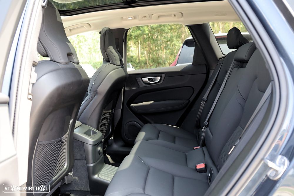 Volvo XC 60 2.0 T6 PHEV Plus Dark AWD - 10