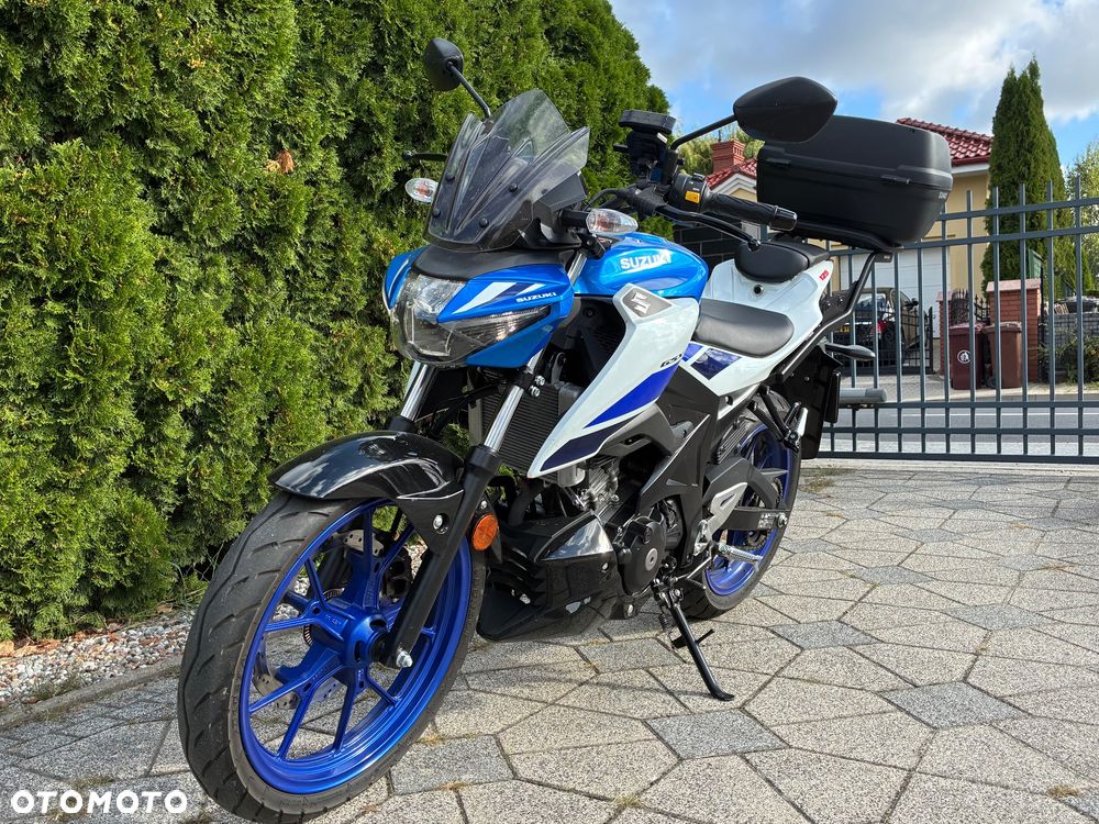 Suzuki GSX - 6