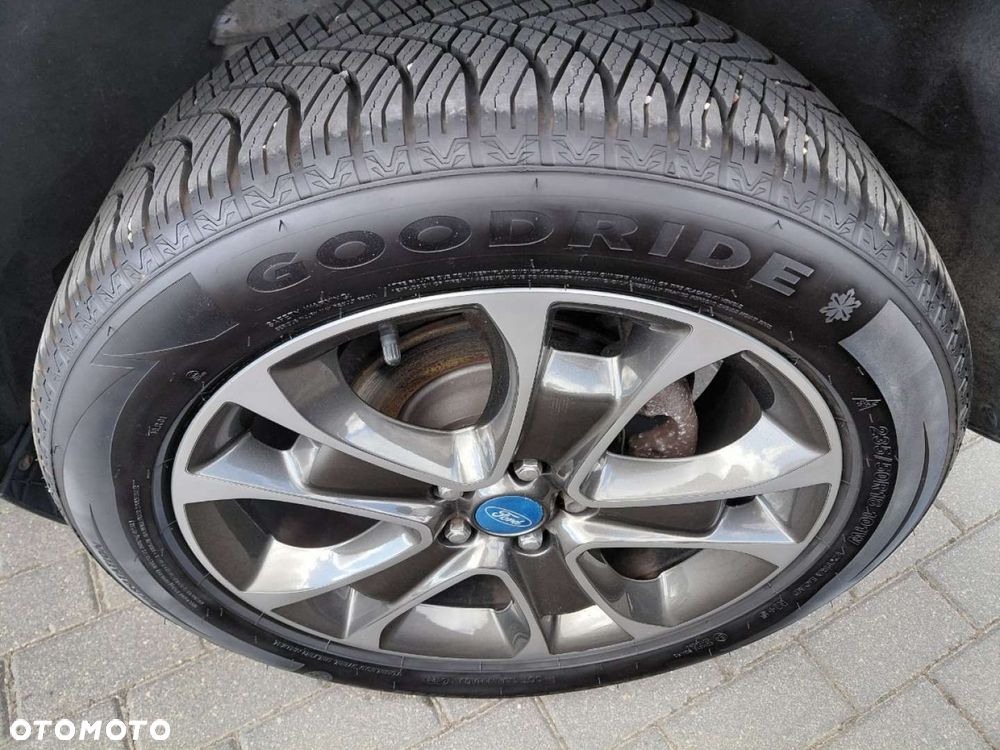Ford Kuga - 9
