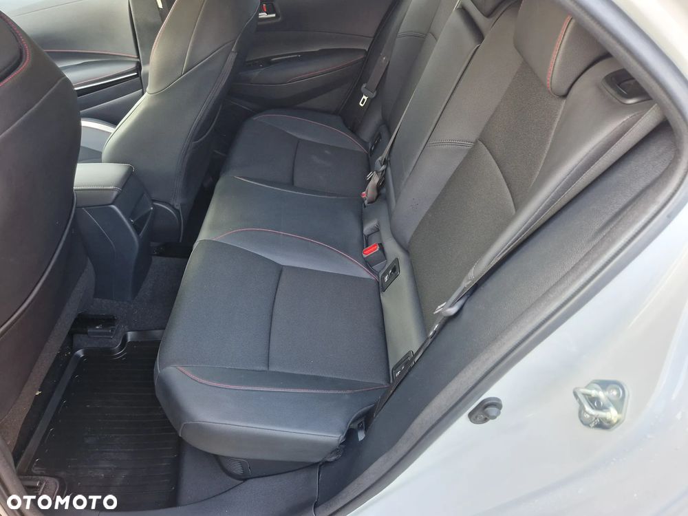 Toyota Corolla 2.0 Hybrid GR Sport Dynamic - 25
