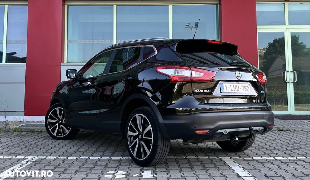 Nissan Qashqai 1.6 DCI Xtronic TEKNA+ - 4