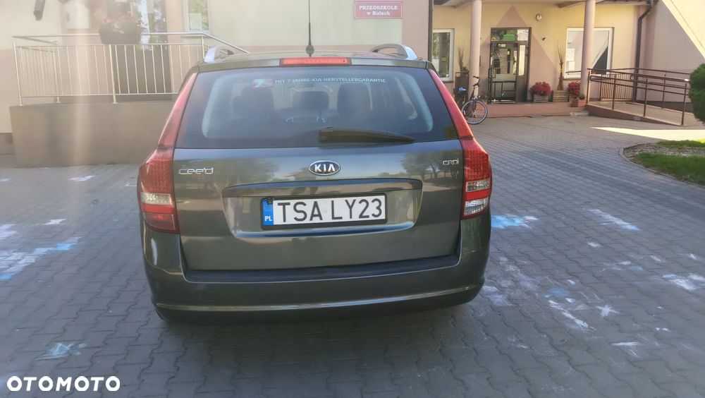 Kia Ceed - 12