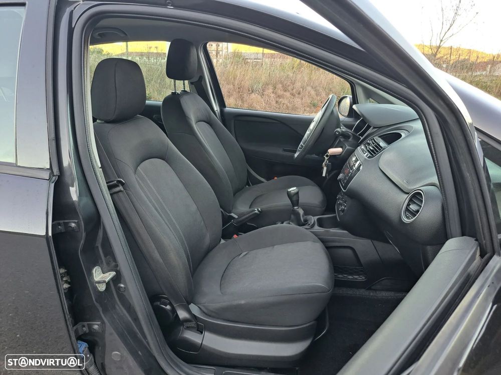 Fiat Punto 1.3 M-Jet Lounge S&S - 13