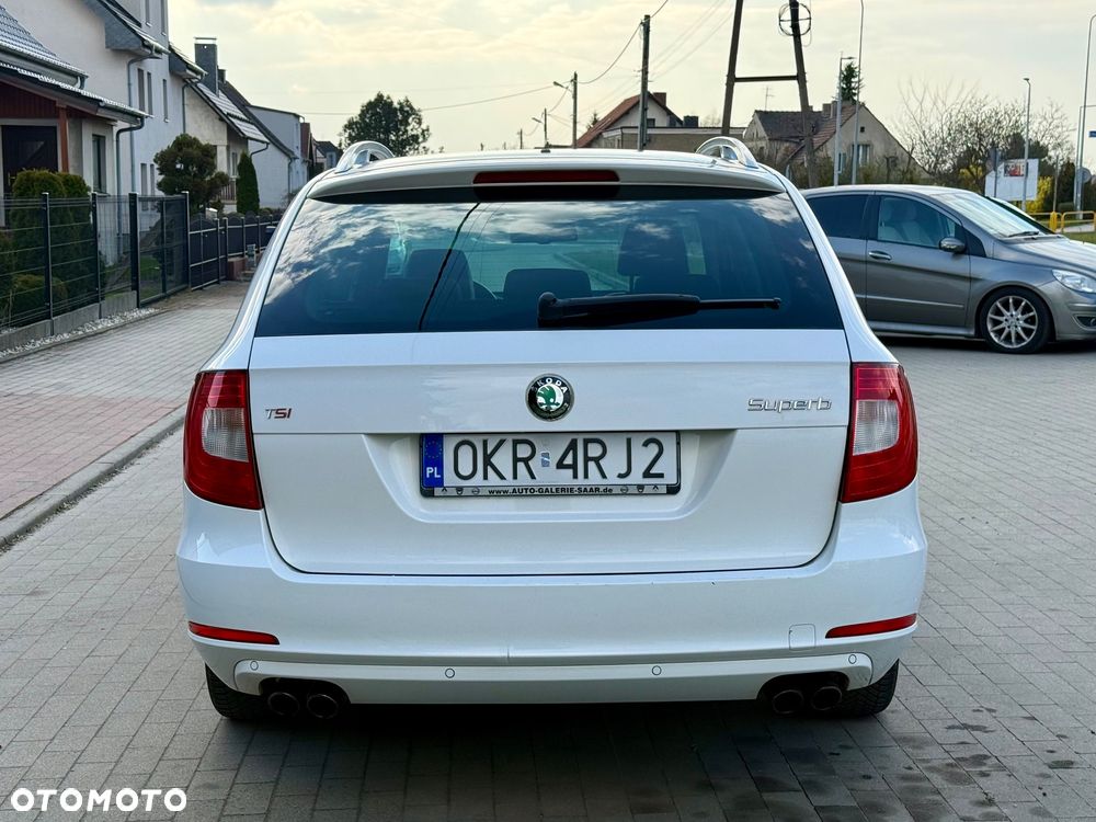 Skoda Superb 2.0 TSI DSG Exclusive - 11