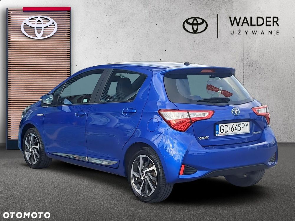 Toyota Yaris Hybrid 100 Dynamic - 3