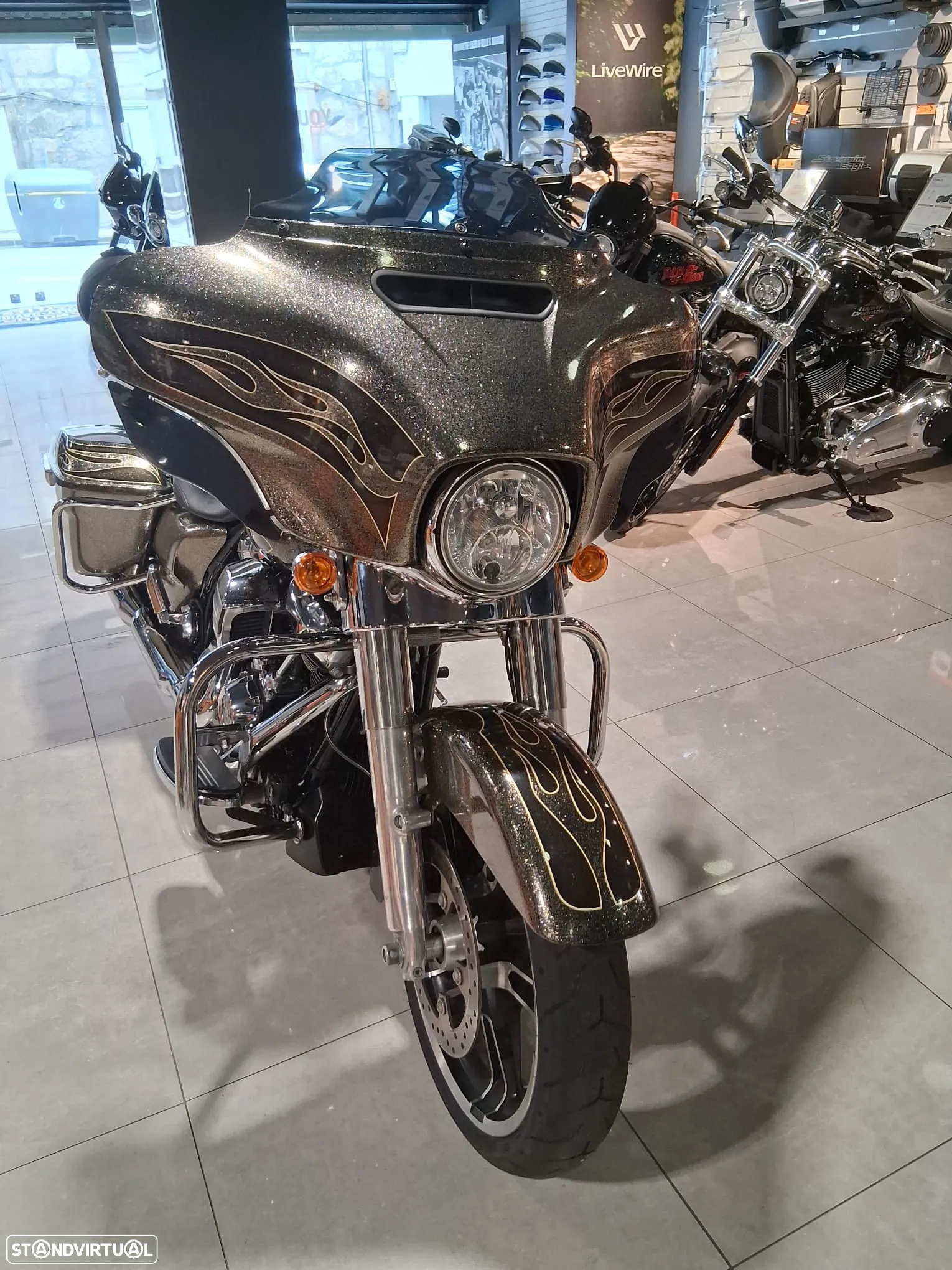 Harley-Davidson Street GLIDE SPECIAL - 4