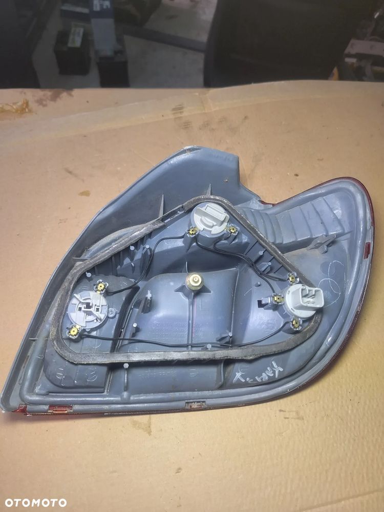 lampa lewy tył TOYOTA YARIS I - 3