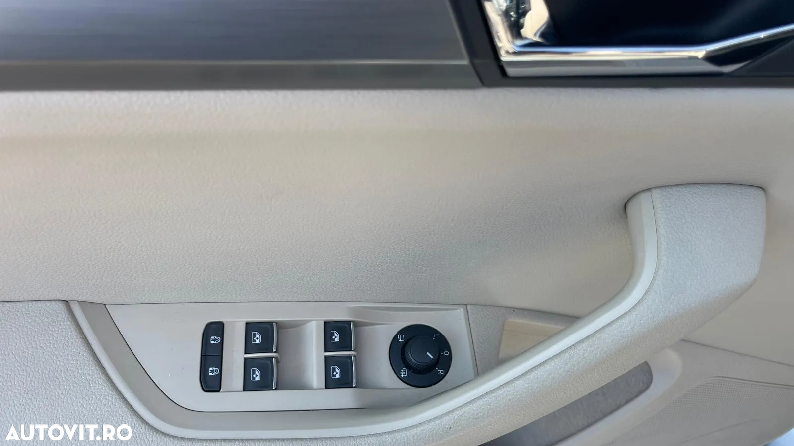 Skoda Superb Combi 2.0 TDI DSG Style - 20