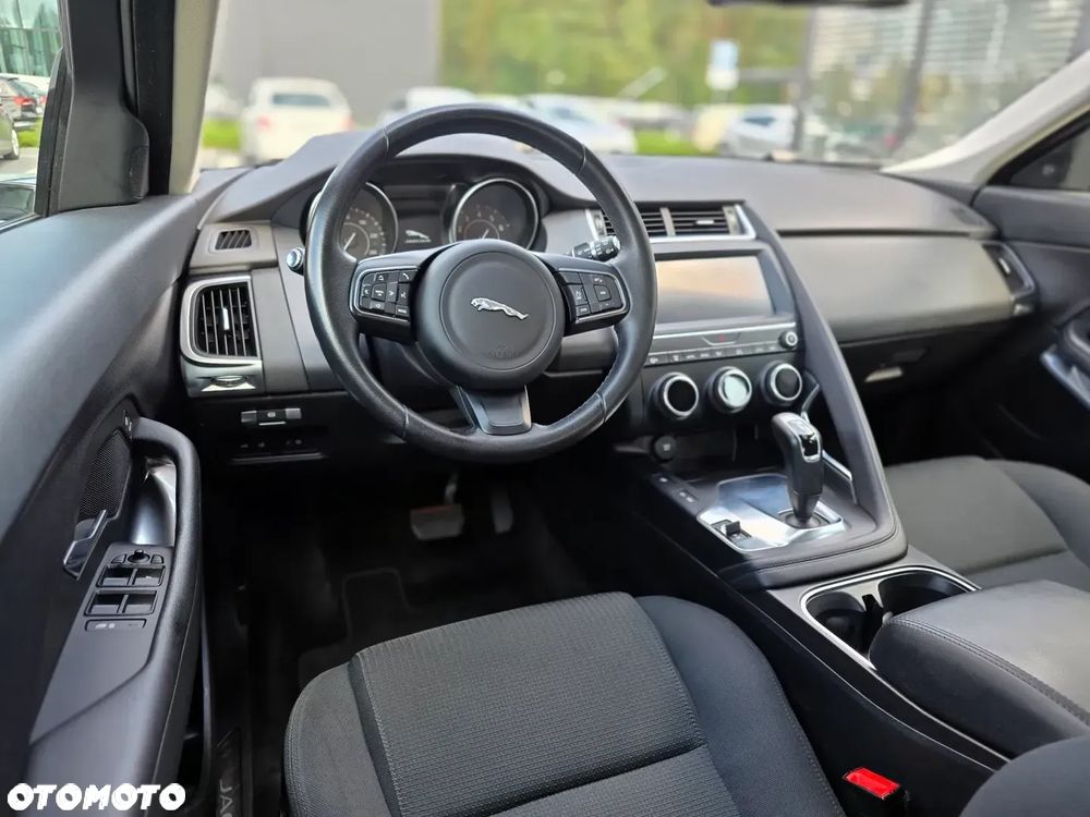 Jaguar E-Pace 2.0 i4P AWD R-Dynamic SE - 35