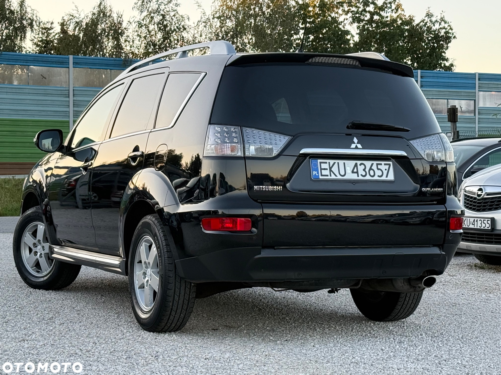 Mitsubishi Outlander 2.0 2WD CVT Invite - 6
