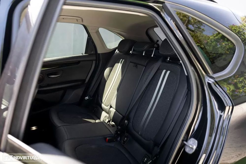 BMW 216 Active Tourer d Line Luxury - 30