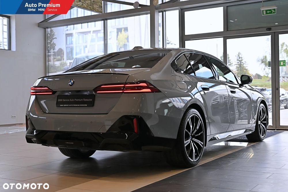 BMW Seria 5 520d xDrive mHEV - 18