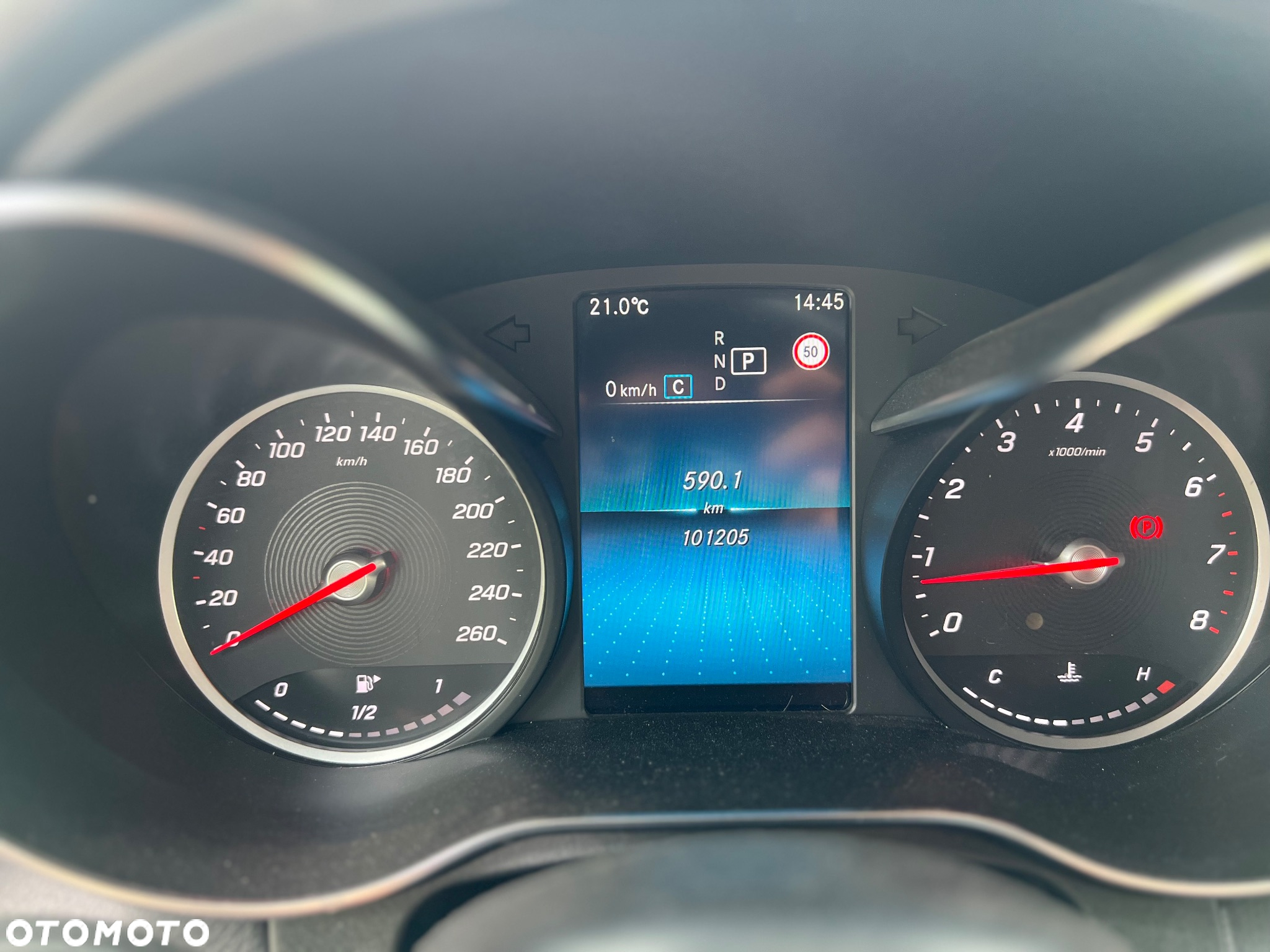 Mercedes-Benz GLC 300 4Matic 9G-TRONIC AMG Line - 11