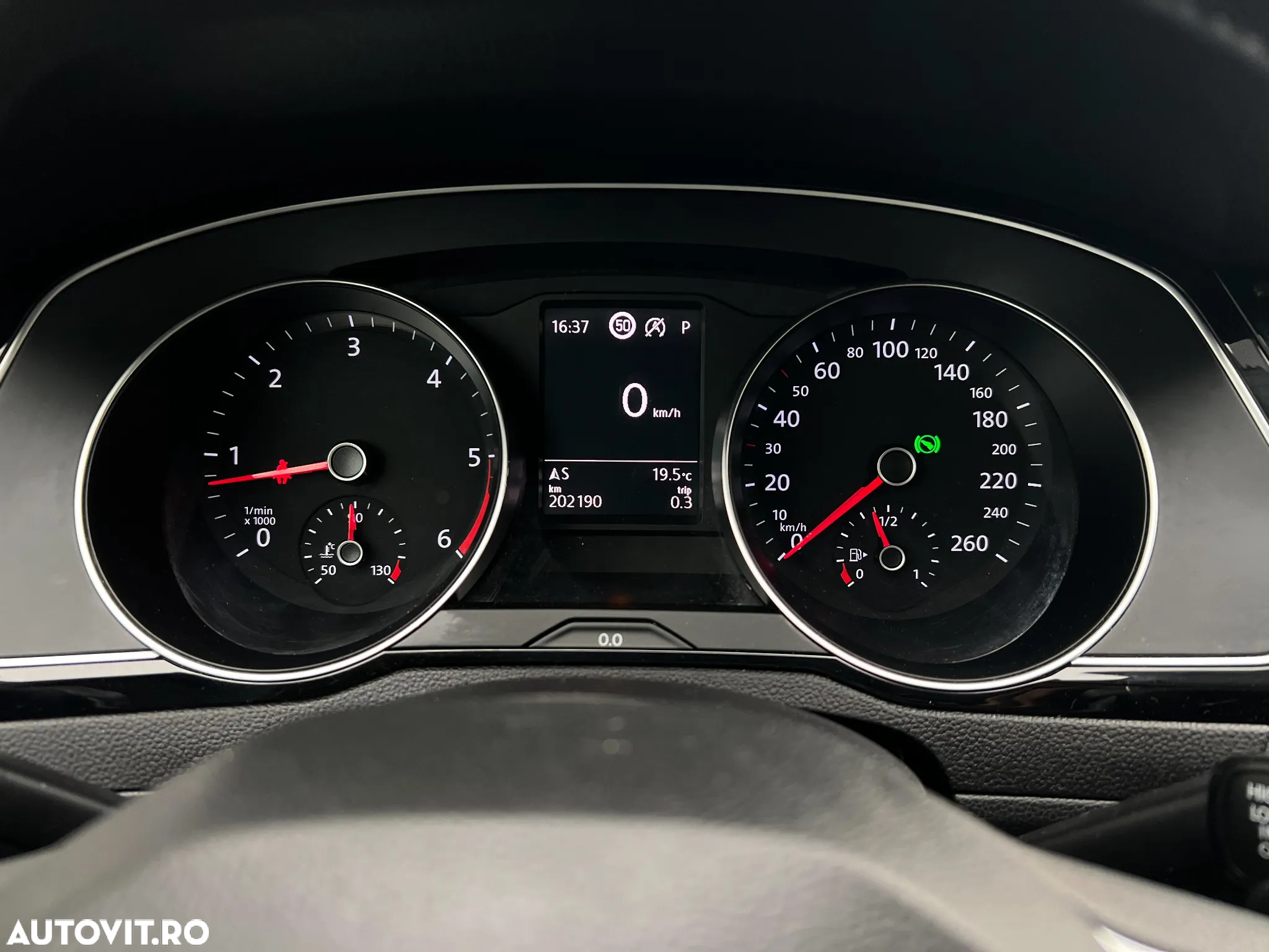 Volkswagen Passat - 21