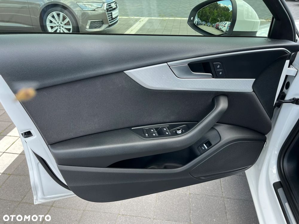 Audi A4 Avant 35 TDI Sport S tronic - 16