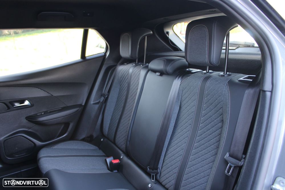 Peugeot 2008 1.2 PureTech Allure Pack EAT8 - 7