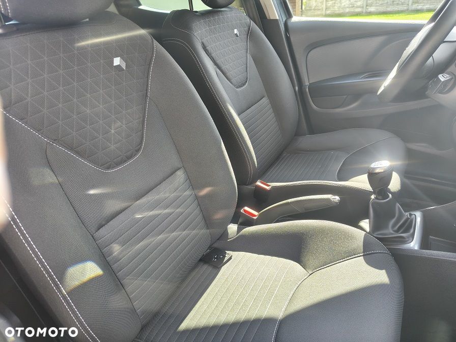 Renault Clio 1.2 16V Limited - 12