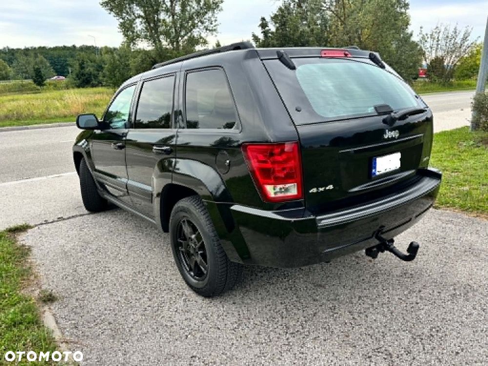 Jeep Grand Cherokee - 14