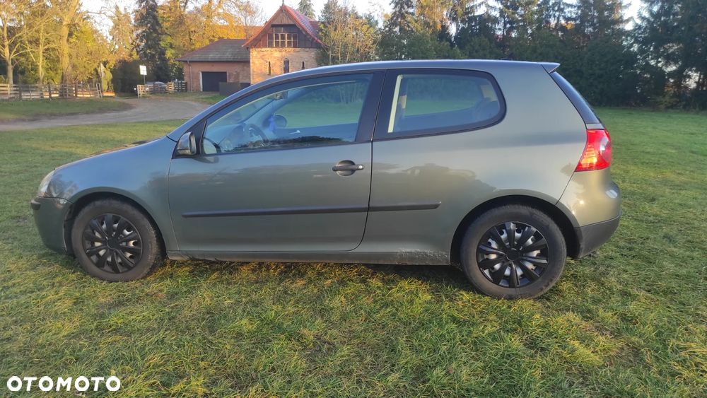 Volkswagen Golf 1.6 FSI Comfortline - 4