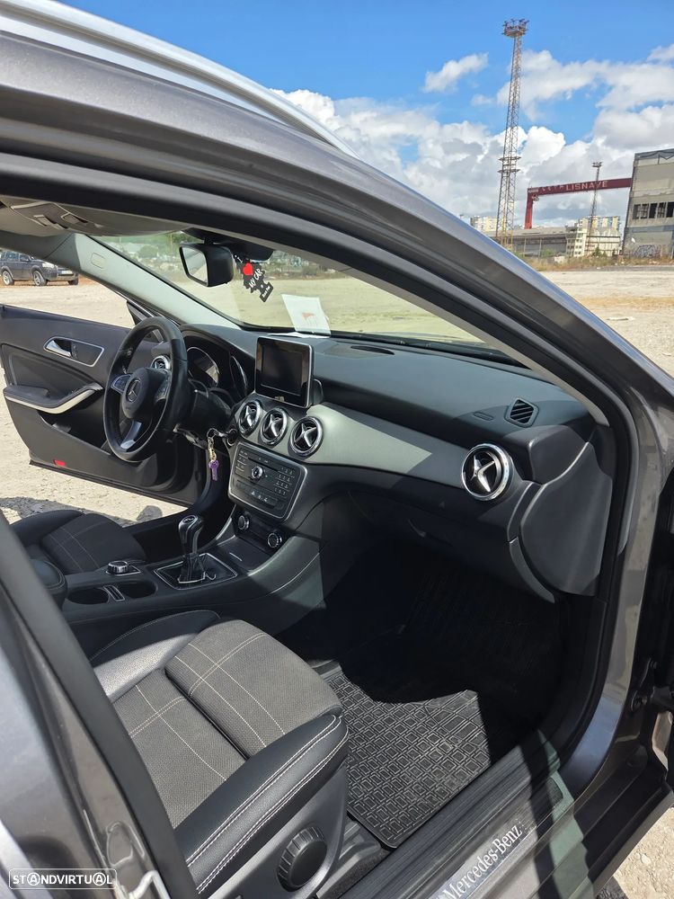 Mercedes-Benz GLA 180 CDI Urban - 15