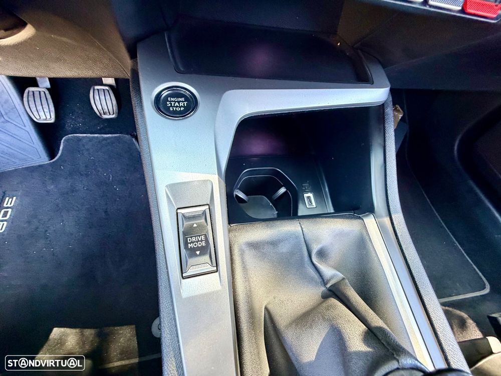Peugeot 308 1.2 PureTech Allure Pack - 12