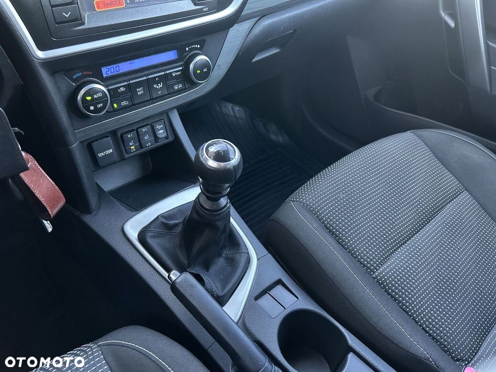 Toyota Auris 1.6 Premium Comfort - 20
