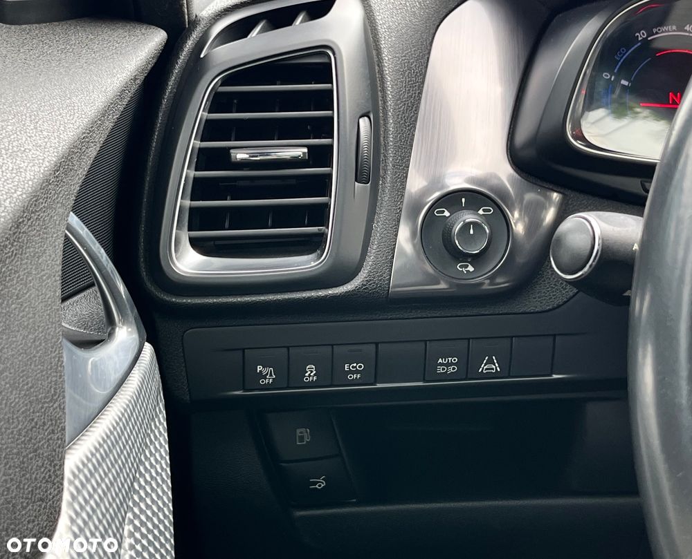Citroën DS5 Hybrid4 EGS6 SportChic - 12