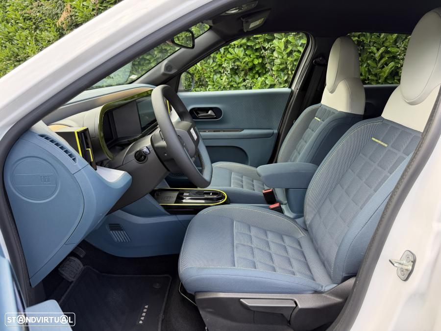 Fiat Grande Panda 1.2 Hybrid La Prima eDCT — fotografia 13