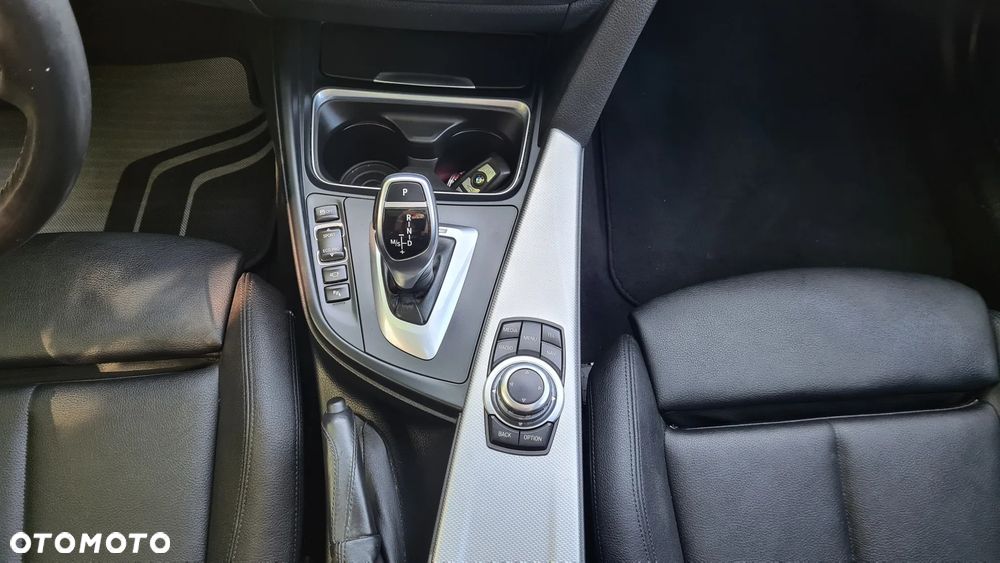 BMW Seria 3 335i Edition Exclusive - 29