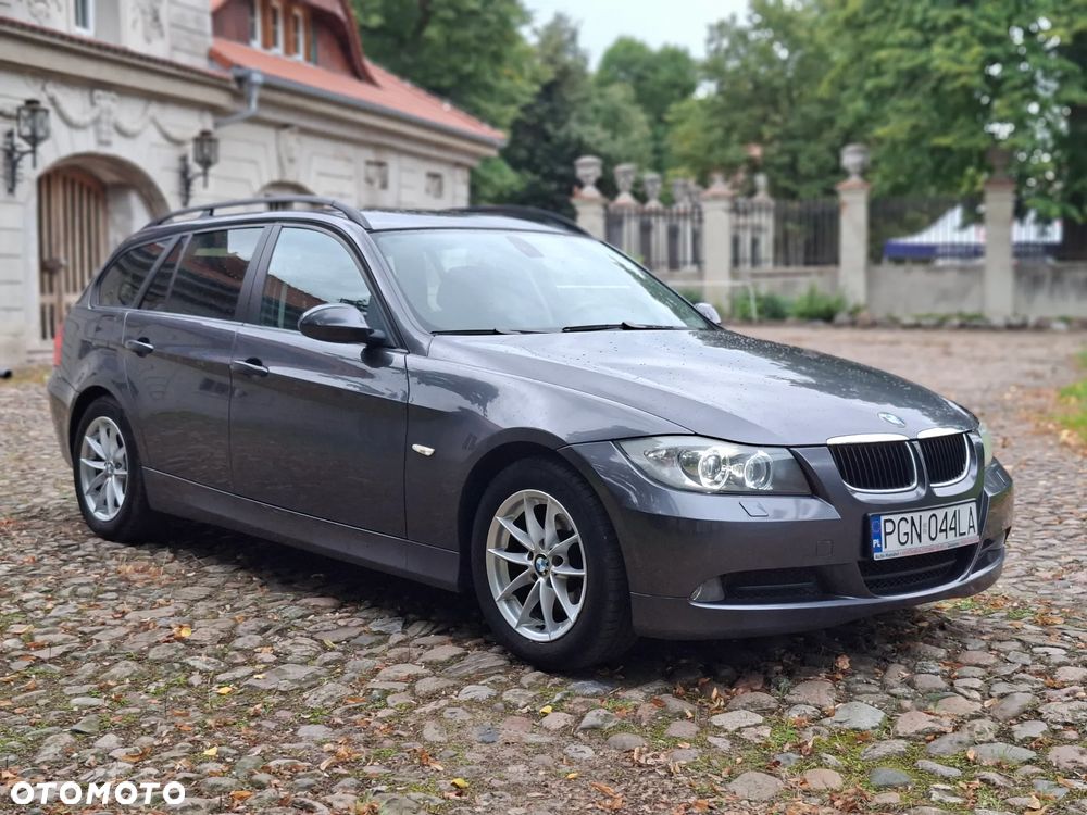 BMW Seria 3 318d DPF - 1
