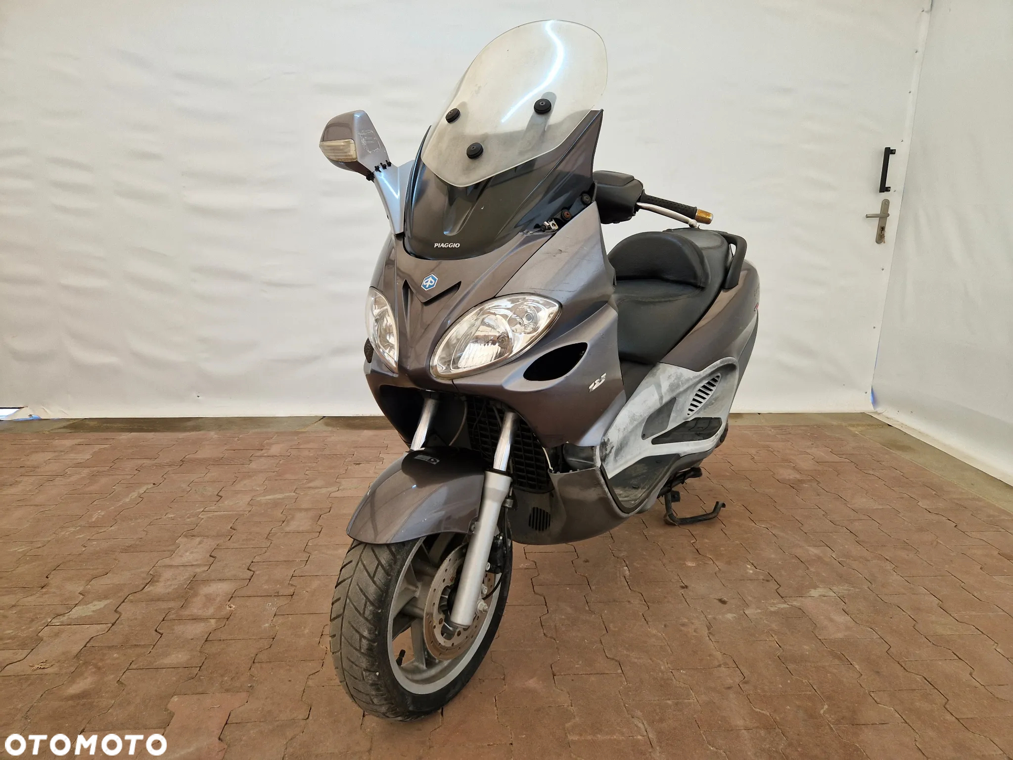 Piaggio X9 - 2