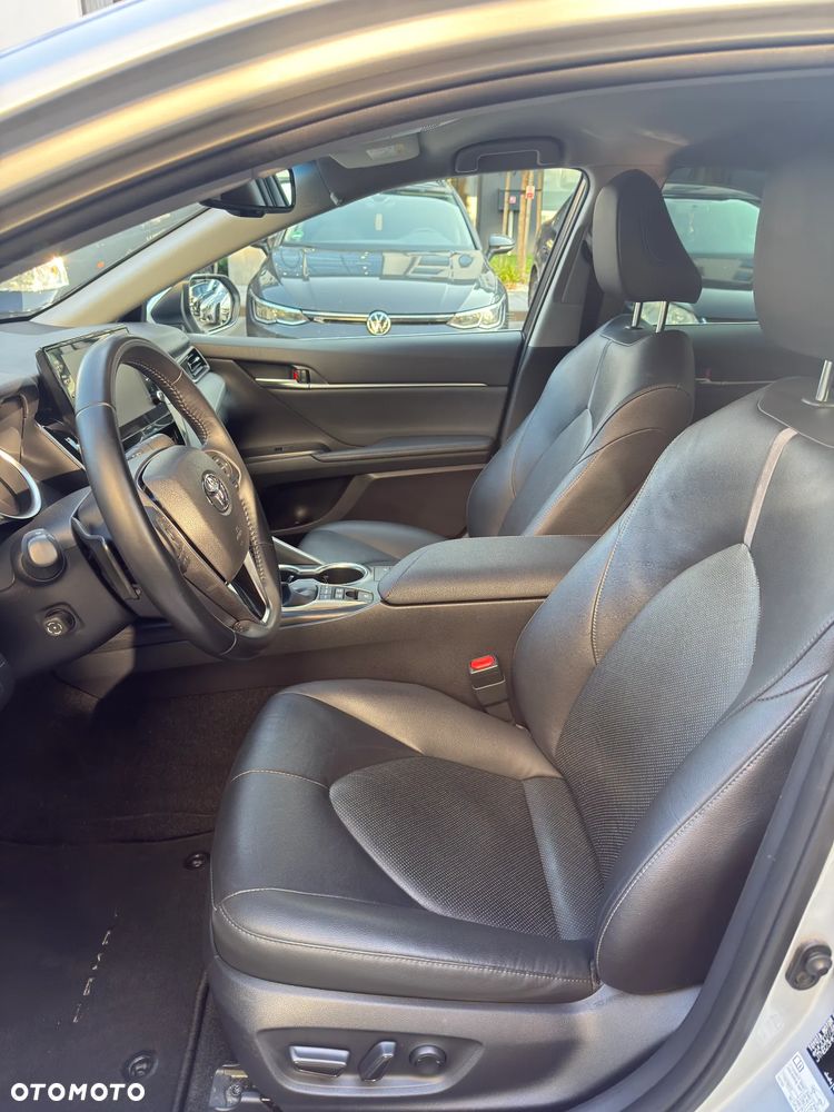 Toyota Camry 2.5 Hybrid Executive CVT - 11