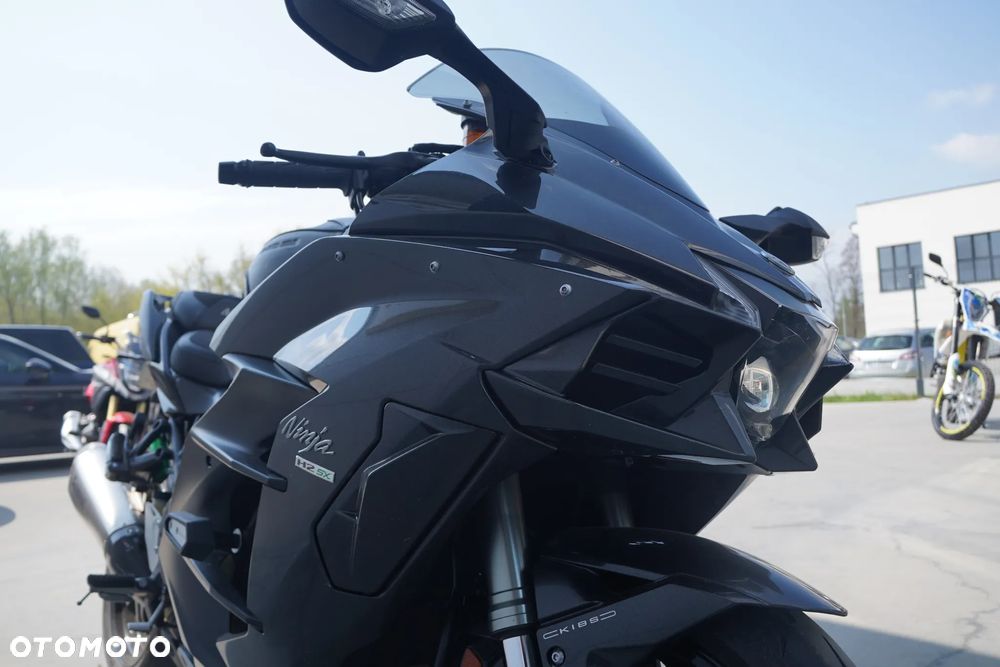Kawasaki Ninja H2 SX - 12