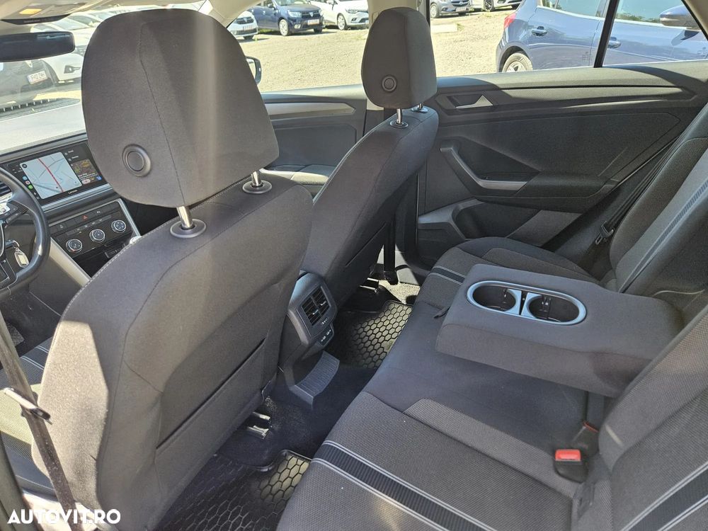 Volkswagen T-Roc - 7
