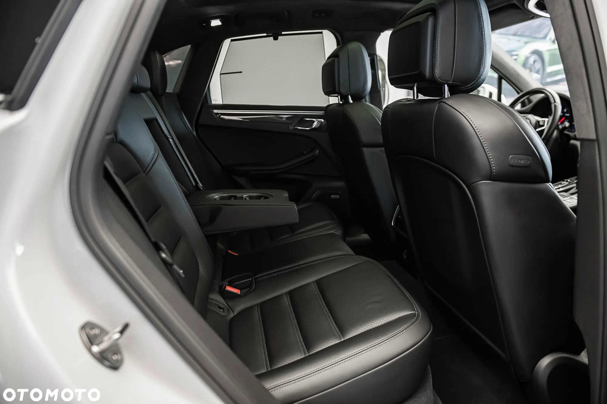 Porsche Macan Turbo - 16