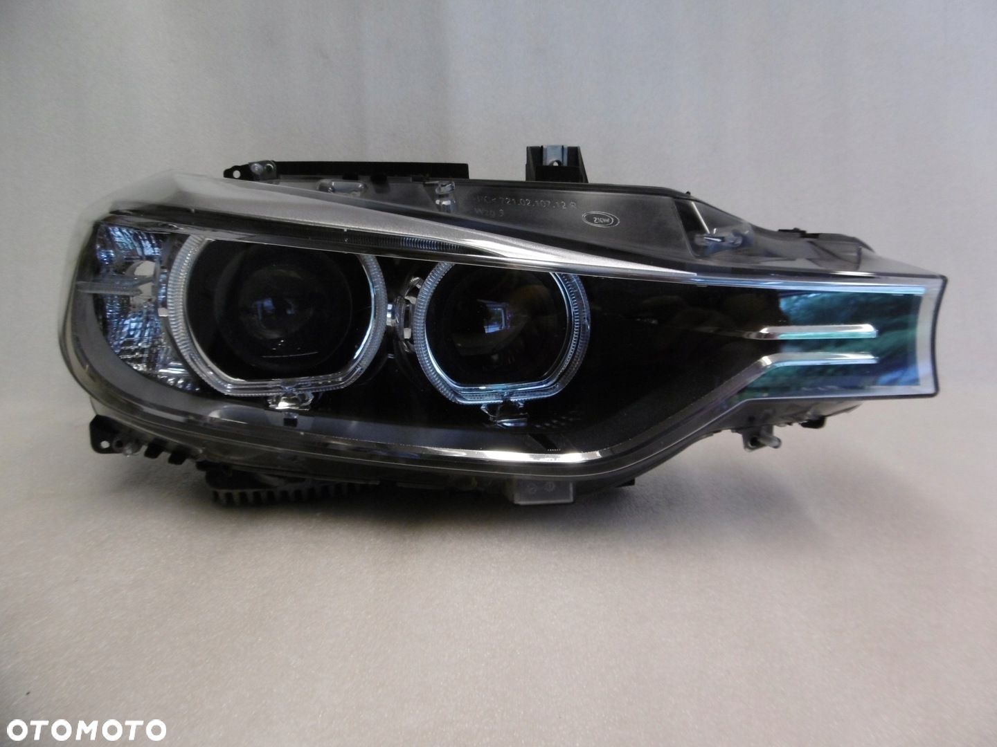 BMW 3 F30, F31 - lampa przednia prawa BIXENON - 1