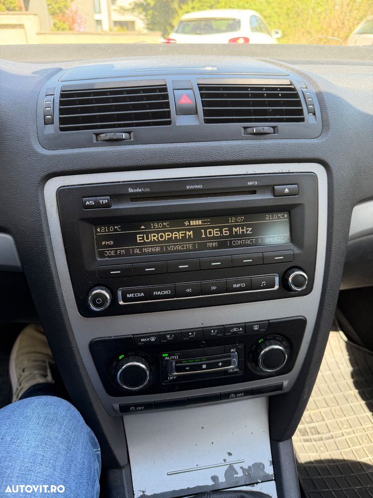 Skoda Octavia 1.6 TDI ELEGANCE - 11