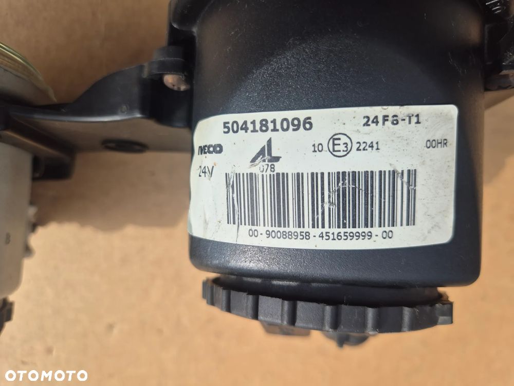 IVECO Stralis halogen lewy.OE.504173477. - 8