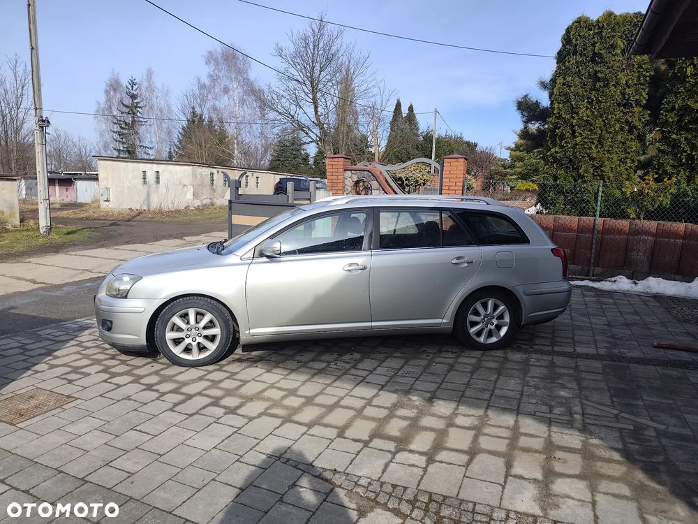 Toyota Avensis 2.0 D-4D Travel - 2