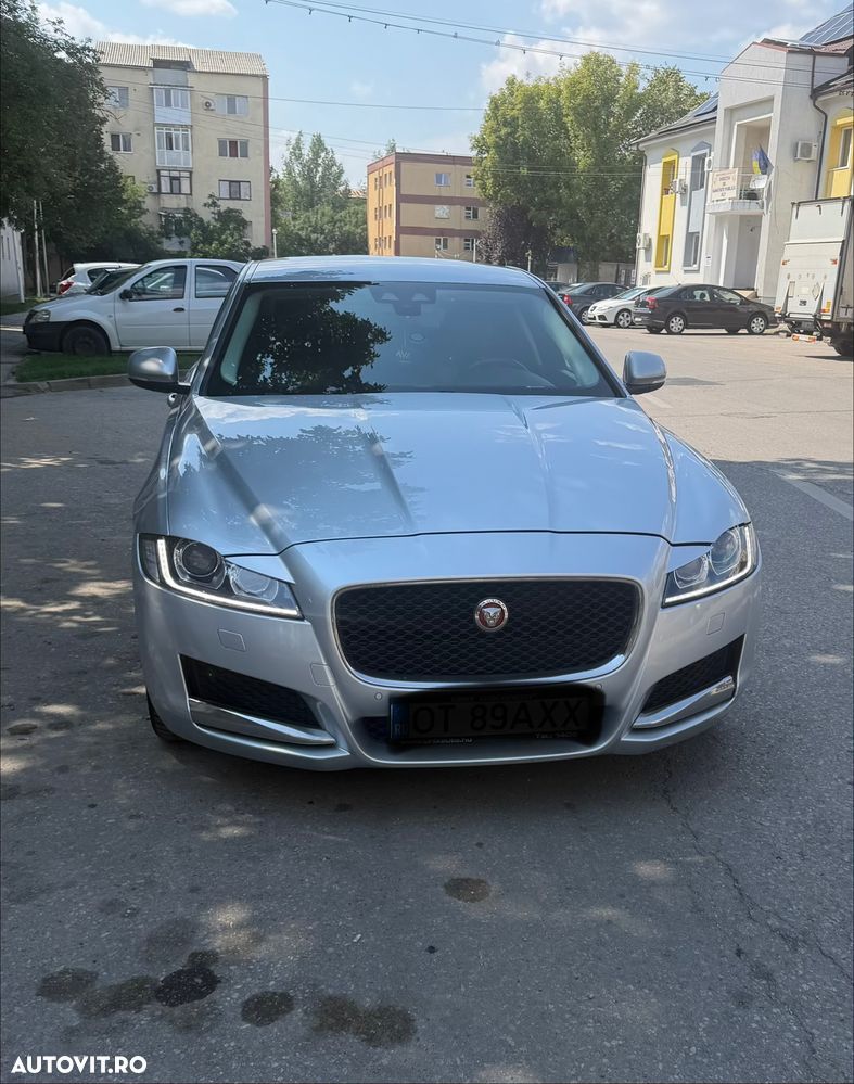 Jaguar XF 20d RWD Portfolio - 1