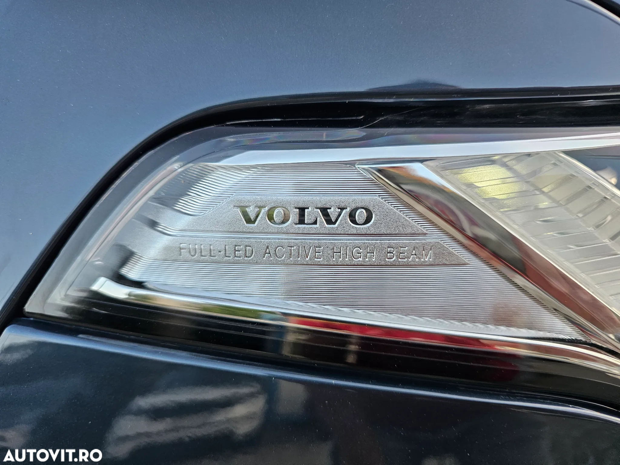 Volvo XC 90 T8 AWD Plug-in Hybrid Plus Dark - 40