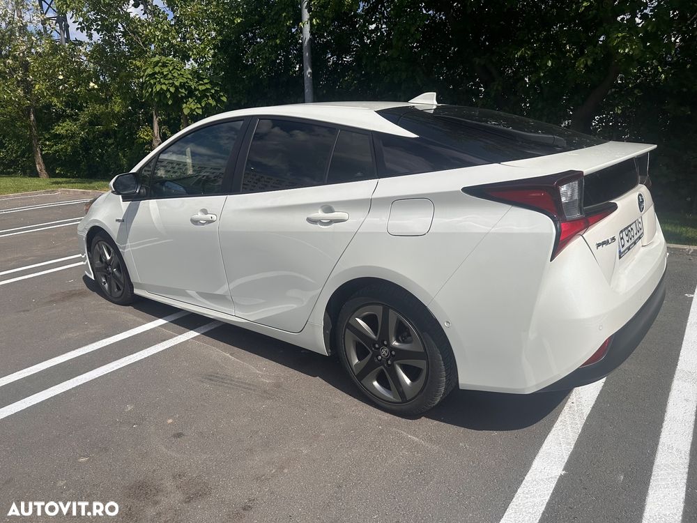 Toyota Prius Hybrid Executive - 3