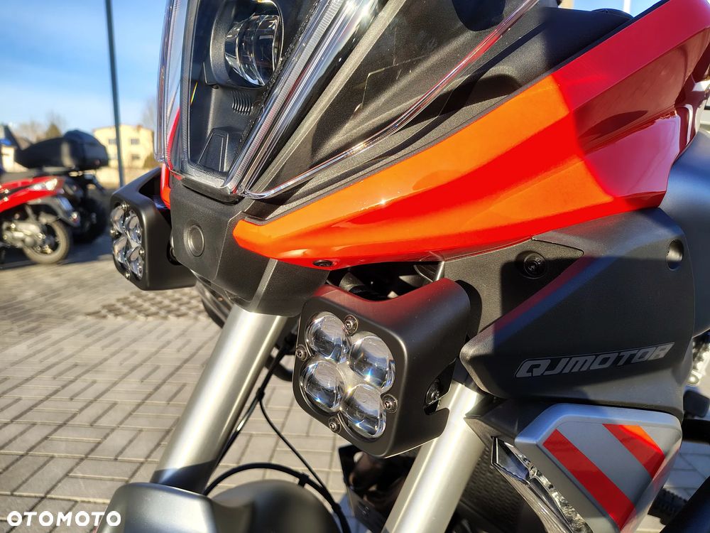 QJMOTOR SRT 600SX - 23